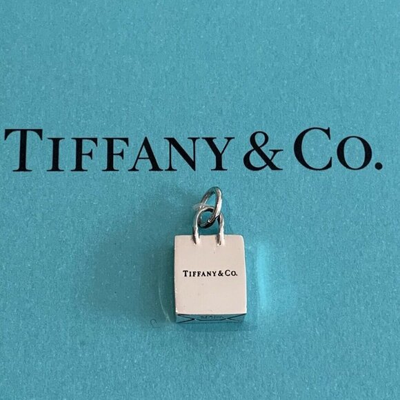 Retired, Like New, Authentic Tiffany & Co. Sterling Silver Shopping Bag Necklace - Picture 2 of 5